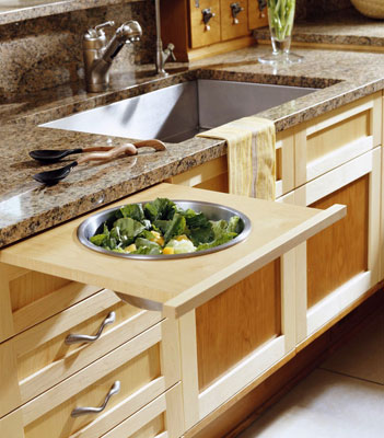 Pull out shelf with salad bowl