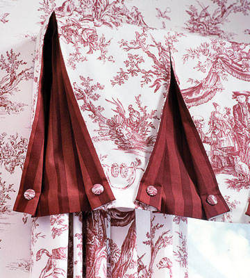 An example of a box-pleat valance